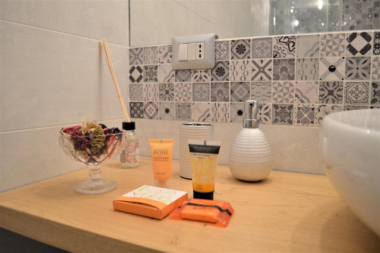 Domu 600 - Suite Mini Appartamento Cagliari Centro Storico 외부 사진
