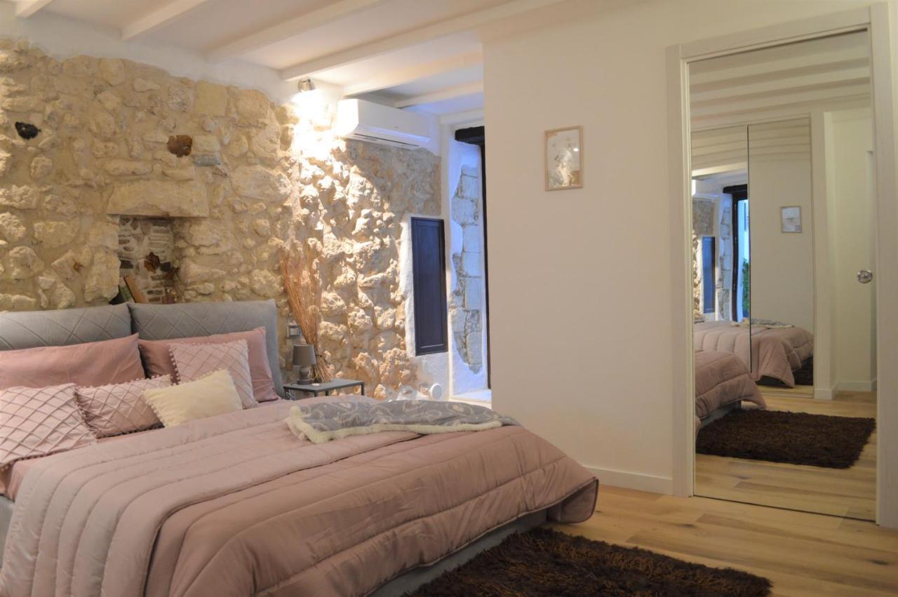 Domu 600 - Suite Mini Appartamento Cagliari Centro Storico 외부 사진