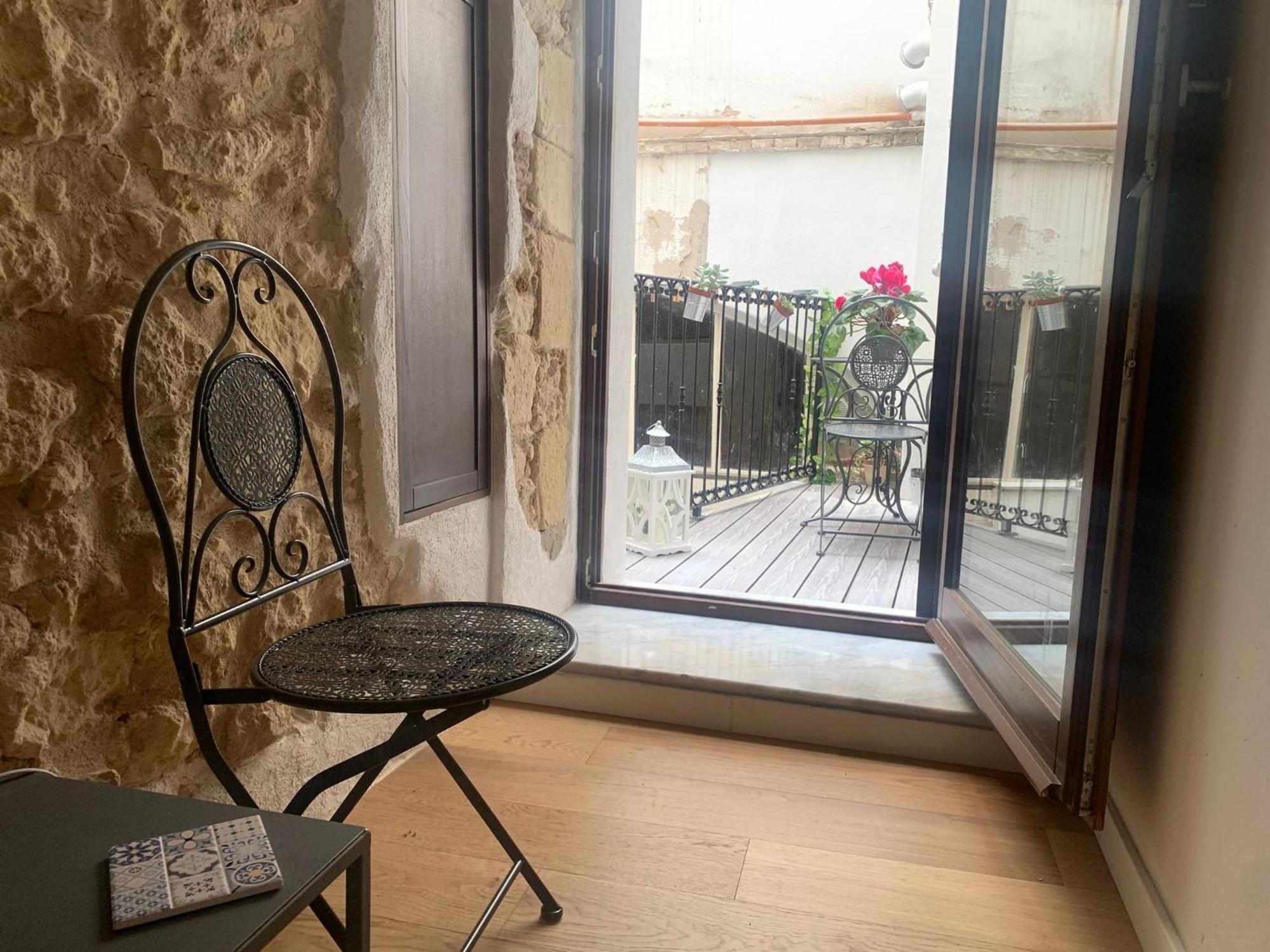 Domu 600 - Suite Mini Appartamento Cagliari Centro Storico 외부 사진